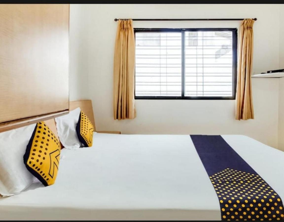 Hotel Rahi Nashik Esterno foto
