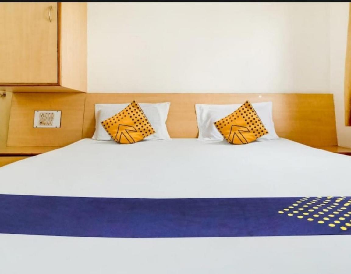 Hotel Rahi Nashik Esterno foto