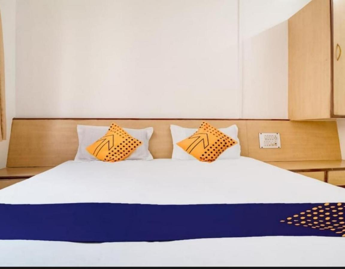 Hotel Rahi Nashik Esterno foto