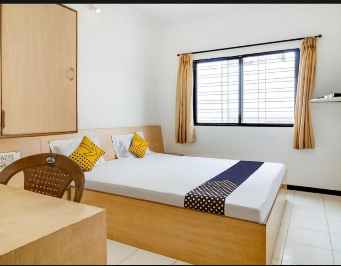 Hotel Rahi Nashik Esterno foto