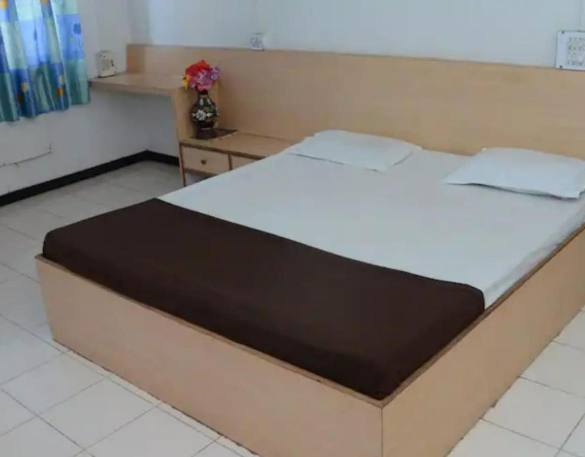 Hotel Rahi Nashik Esterno foto