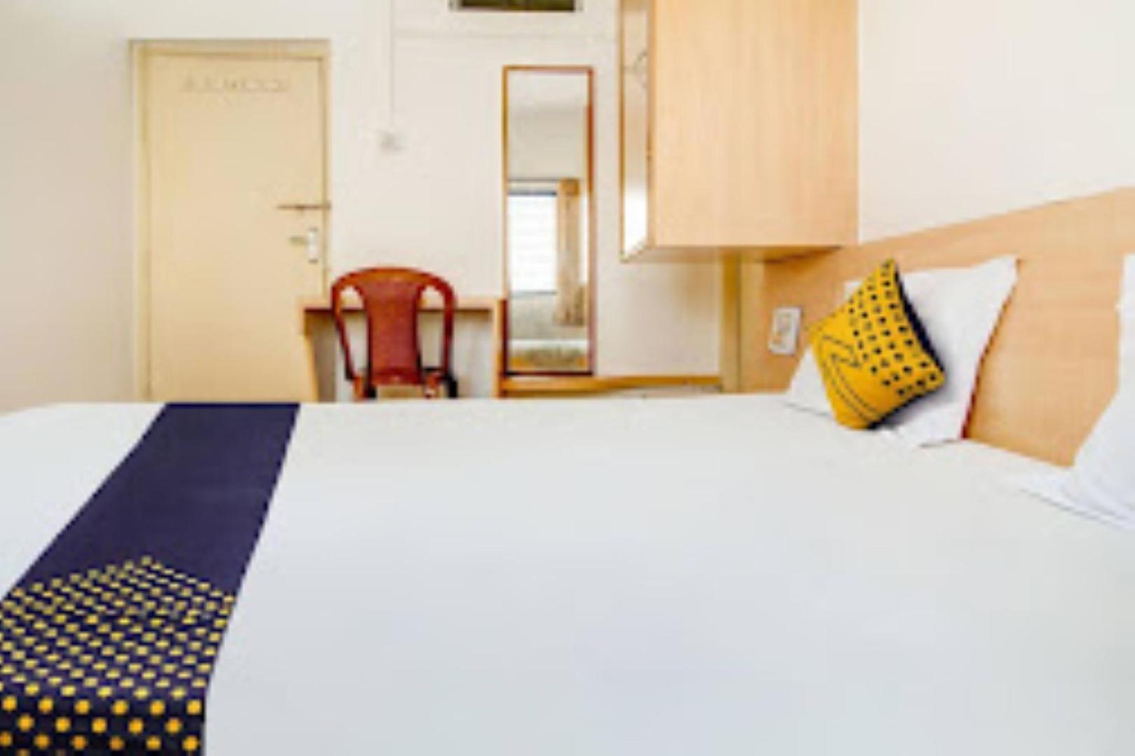 Hotel Rahi Nashik Esterno foto