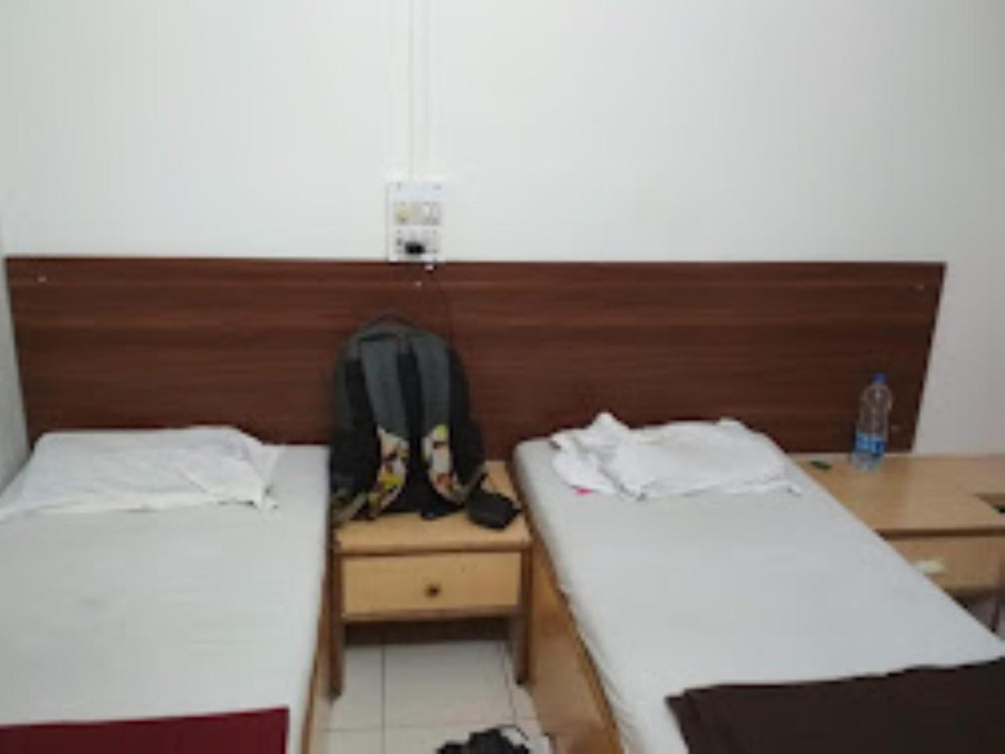 Hotel Rahi Nashik Esterno foto