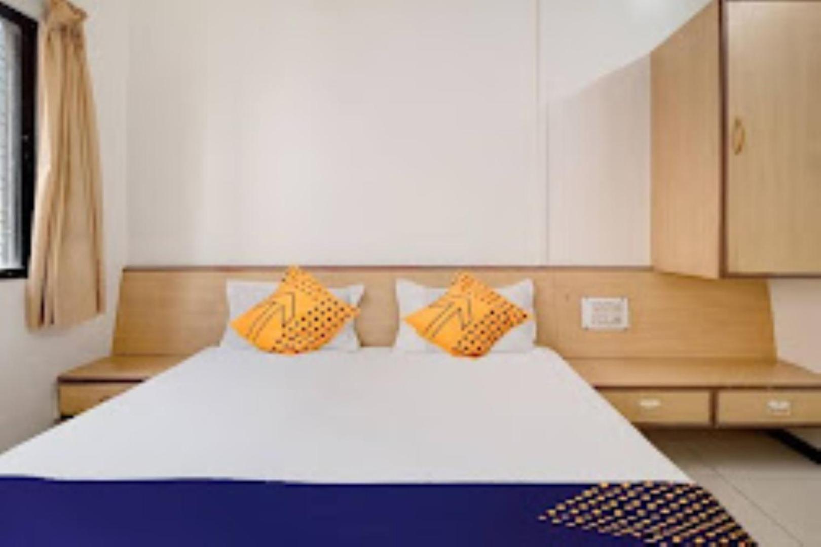 Hotel Rahi Nashik Esterno foto