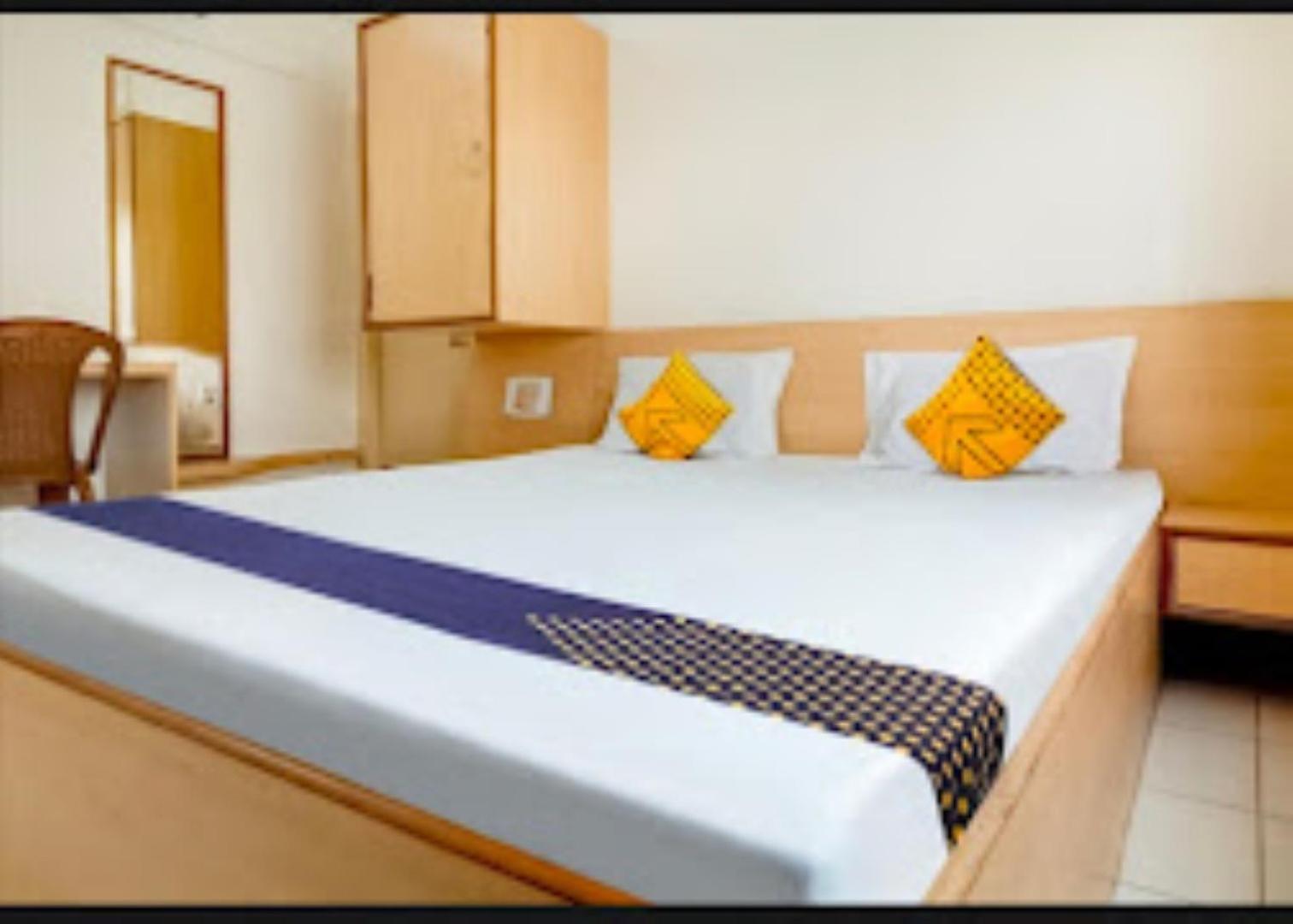 Hotel Rahi Nashik Esterno foto